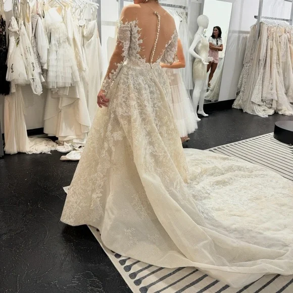 Tony Ward Elegant Lace Wedding Gown